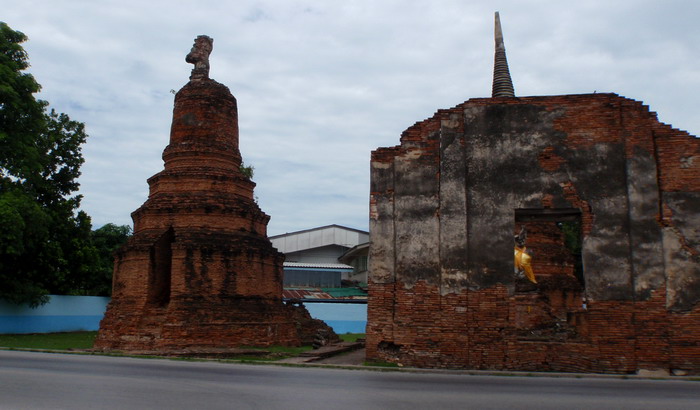 โบราณสถานระหว่างทาง''''''''''  ถ้าคนไทยรักผืนแผ่นดินไทยกันทุกคน  เราคงไม่ได้เห็นภาพเหล่านี