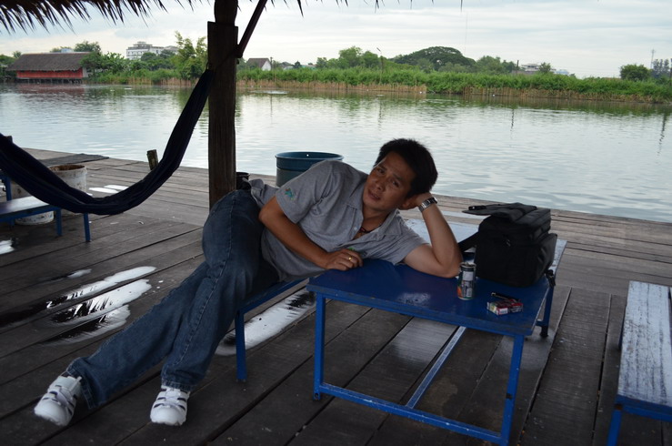 ช่วงรอบัตรก็พักผ่อนตามอัธยาศรัย :smile: :smile: :smile:
