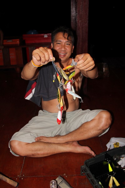 น้า หลิม กับเหยื่อ ที่ดูจะพันจะพันกันวุ่นวาย :grin: :grin: :grin: :grin:
