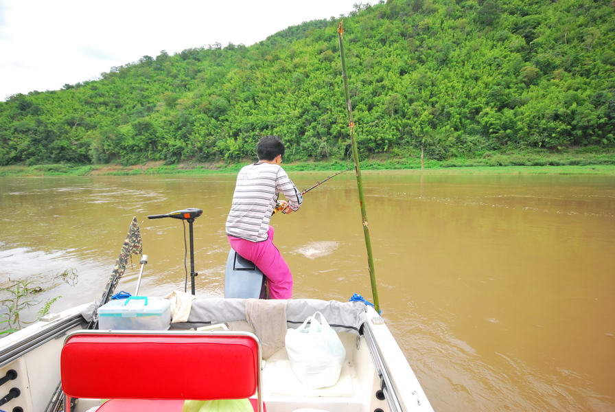 เข้ามาแล้วครับปลาอะไรเอ่ย :smile: :smile: :smile: :smile: