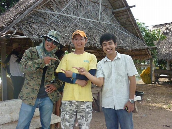 อ่ะ  มาถ่ายรูปกันหน่อยครับ  พี่น้อง ^^   น้าๆทุกท่านที่มาในวันนี้  น่ารักทุกคนครับ  ^^ ใจดีและเป็นกั