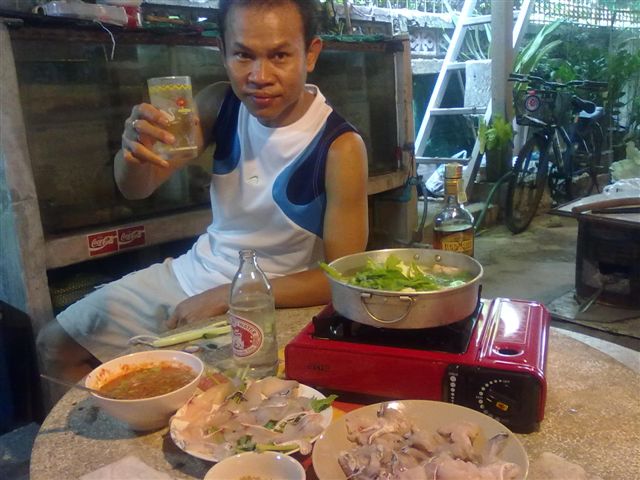 ล้างคอด้วยน้ำชาเย็นๆซักแก้ว :cheer: :cheer: :cheer: :cheer: :cheer: