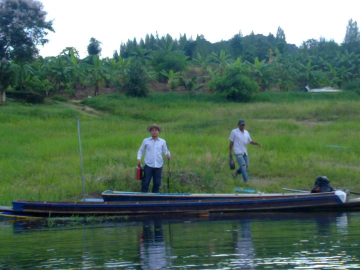 เรือสองลำครับ 