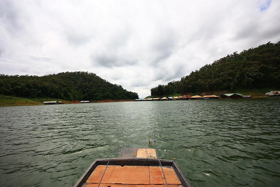 ออกไปหน้าเขื่อนดีก่า .....วันนี้ถือว่ามานั่งเรือเล่น  :grin: :grin: :grin: