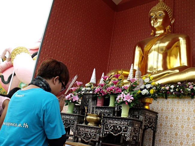 สาธุ หลวงพ่อวันนี้ขอให้ลูกช้างได้ปลาช่อนตัวใหญ่ไปฝากน้าๆ ในเวบสยามทีเถิดดดด เพี้ยงงง