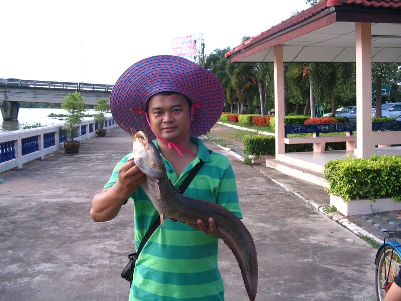 ขอหล่อบ้างครับ  นานมีคนถ่ายรูปให้