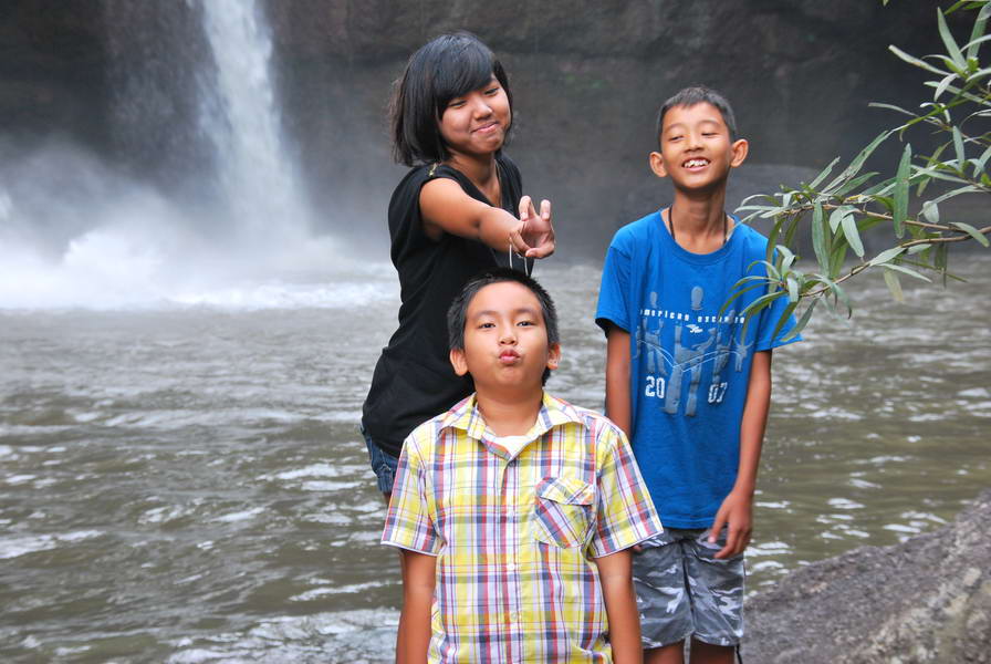  :love: :love: :love: :love:++++++++++ลูกสาวคนโต...กับลูกชายคนกลาง...พร้อมหลานชายผมครับ :smile: :smi