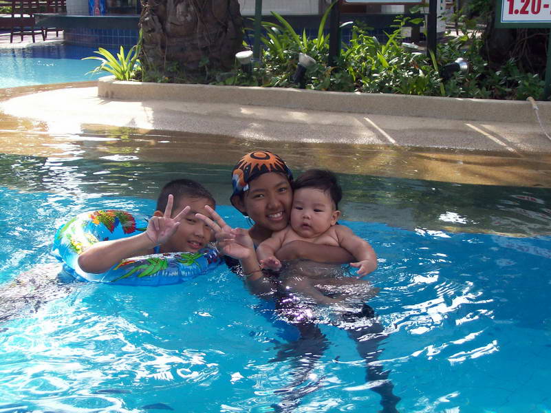 ลูกผม3คนเลยครับ....กำลังกินกำลังนอนเลย :smile: :smile: :smile: :smile: :smile: :smile: :heart: :hear