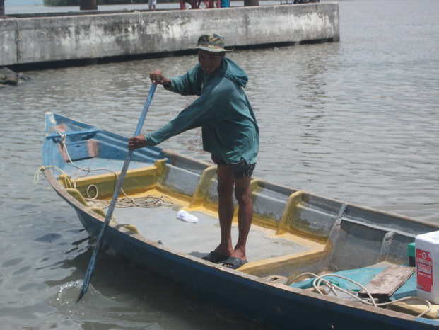 ไต๋ดีดครับนายป่าเลนสตูลเตรียมเรือรอพร้อมอยู่แล้วครับ