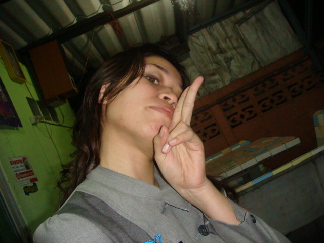 นั่น!!!!!!!!!????????
ท่านผบ. ของผมพอเลิกงานก็นั่งรถตามมาถึงรังสิตแล้วก็มานั่ง(ทนง่วง)ร่วมวงด้วย :c