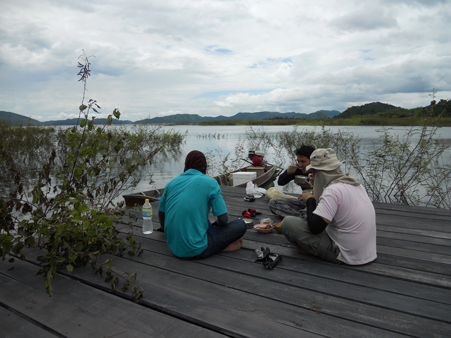 
   ได้บรรยากาศเหลือเกิน..........  หม่ำให้อิ่มนะ  ต่อจากนี้ งานหนักละคร๊าบบบบบบบบบ   :cool: