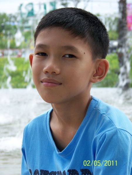 11 ขวบแล้ว หล่อเหมือนพ่อเลย อิ อิ อิ อิ อิ