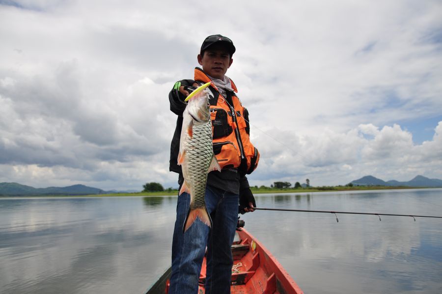 นี่ครับกระสูบอ่างเก็บน้ำประแสร์คร�