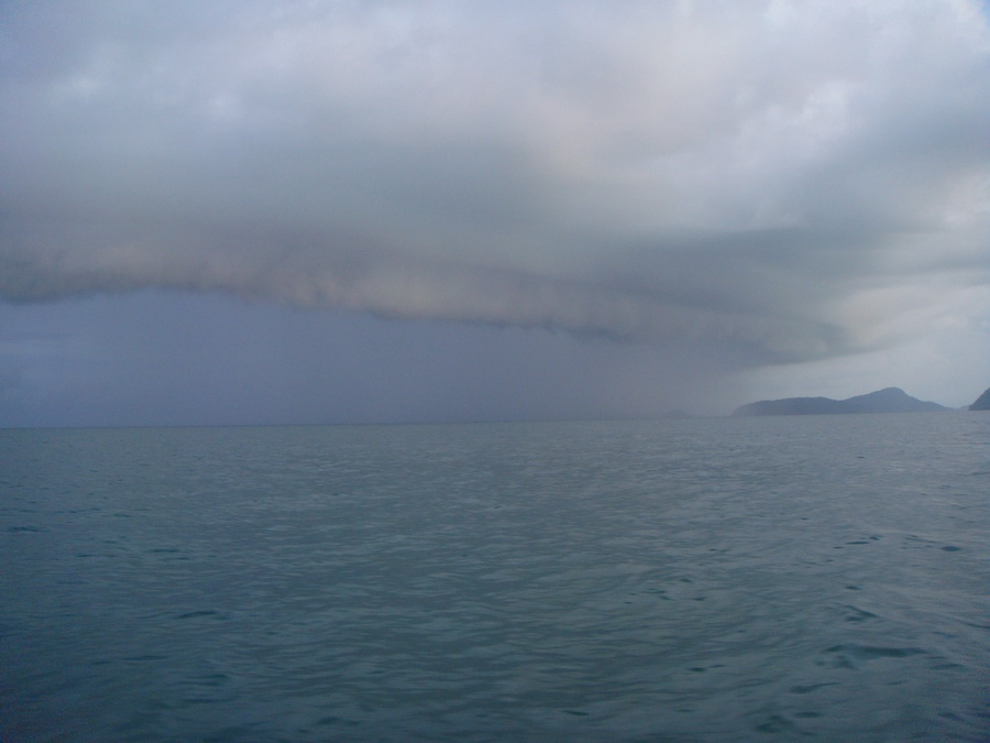 นี้เลยทีมแรกที่มาต้อนรบพวกเราพายุฝนครับ จะไหวมั๊ยเนี๊ย
