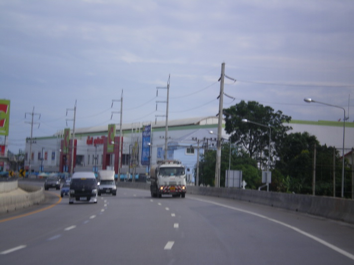 ผ่าน big.C ที่ไหนไม่รู้....... :laughing: :laughing: