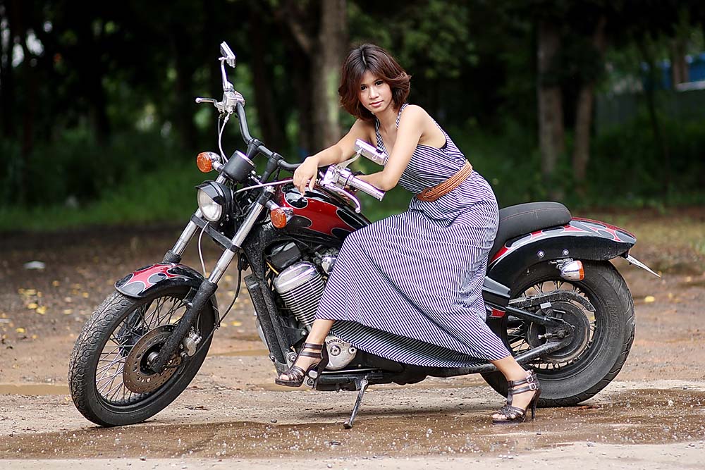 เอาท์ดอร์กับน้องดรีมบ้างขอรับ
ไม่มีตัวช่วยเหมือนถ่ายพริตตี้ นอกจากรีเฟลค
 :cool: