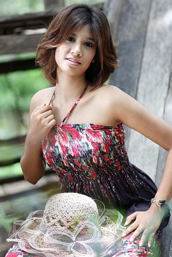 สนามเด็กเล่นเป็นไม้ล้วนๆ วันนี้ถูกปลวกทำลายไปเกือบหมดแล้ว

