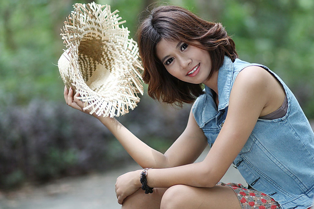 [q][i]อ้างถึง: เย่อกับตอ posted: 22-08-2554, 13:03:40[/i]
++++++สวยๆๆๆครับน้าลวด[/q]
ขอบคุณขอรับ
