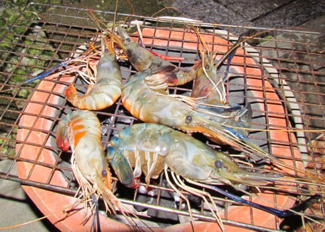 กับอีกเมนู ครับ  กุ้งเผา :grin: :umh: