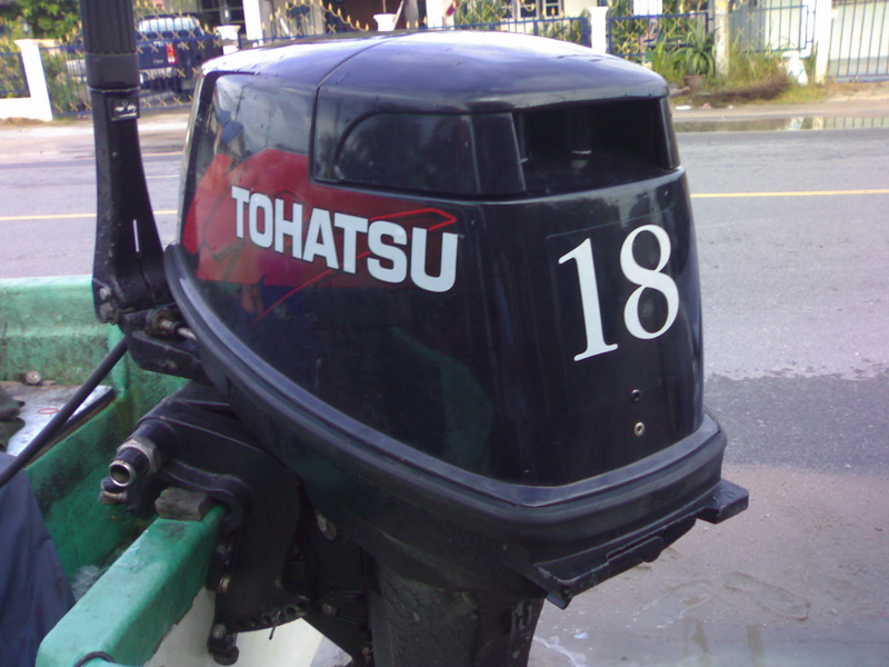 ...เครื่อง TOHATSU.-18แรง เครื่องขนาดนี้กำลังดีสำหรับทะเลแสมสารกับแถวหาดน้ำริน
เพราะถ้าใหญ่กว่านี้จ