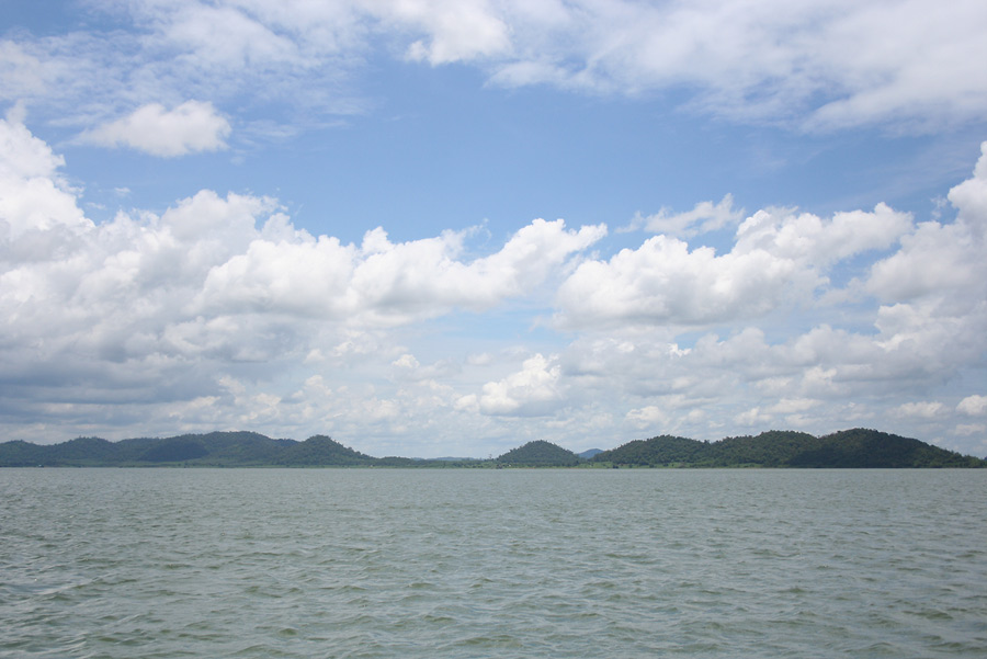  [b]ฟ้าใส...อย่างร้อยเลย....ขอบอก..[/b] :sad: :sad: :sad:.... :grin: :grin:



 [q]มีเรือไป  ได้
