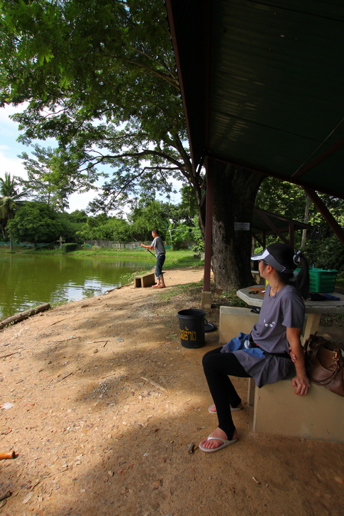 หลังจากได้ปลาตัวที่ 3 ก็ได้มีเวลาพักซักที  :laughing: :laughing: :laughing: