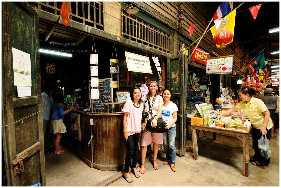 แวะพาสาวๆเค้ามาเดินที่ตลาดคลองสวน 100 ปี .. :cheer: :cheer: :cheer: