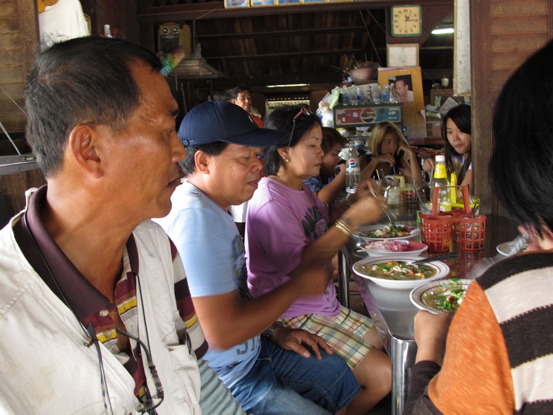 สั่งต่อเลยครับ :umh:
