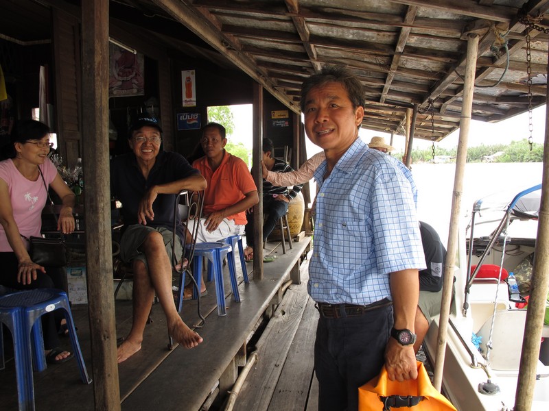 พี่ที่ต้อนรับเราที่บ้านเรือนไทย เพิ่งมาถึง.....