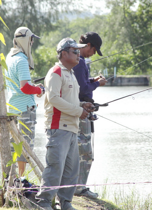 [q][i]อ้างถึง: Mong_Actionlure posted: 26-08-2554, 21:46:10[/i]

+ตามเชียร์ทีมออลวูดคร๊าบบบบบบ :gr