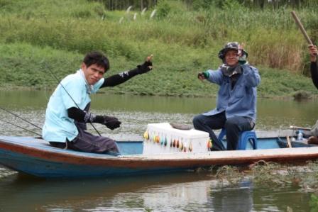 มีเย้ยๆๆๆๆอีกแล้ว น้าแผน..น้าเสริฐ หายจากภาพกันไปทั้งคู่เลย...