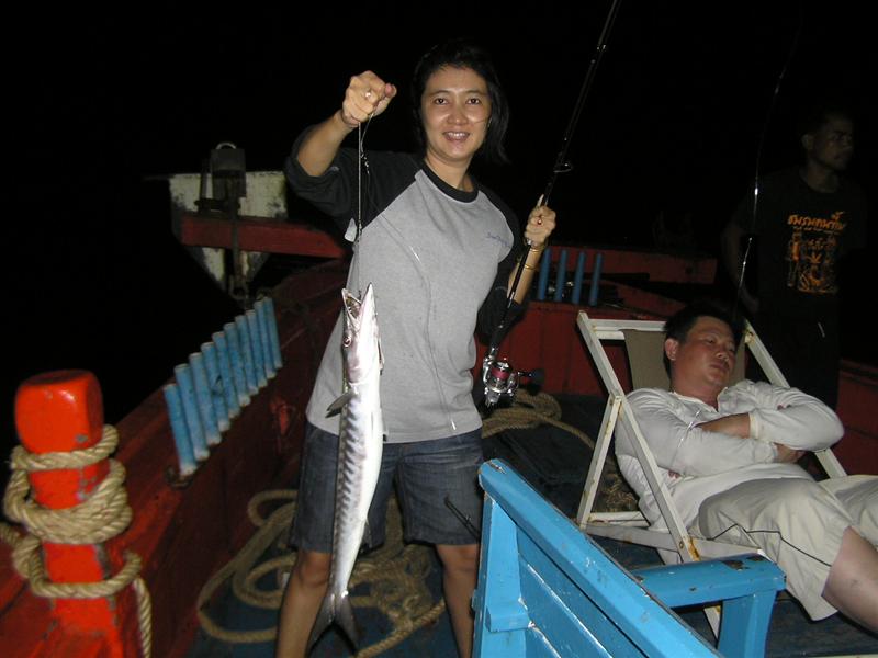 จากนั้น.............ก้อโดน.....ฝนถล่ม....ทั้งคืน........ยันเช้า.....เลยครับ

:grin: :grin: :grin: 