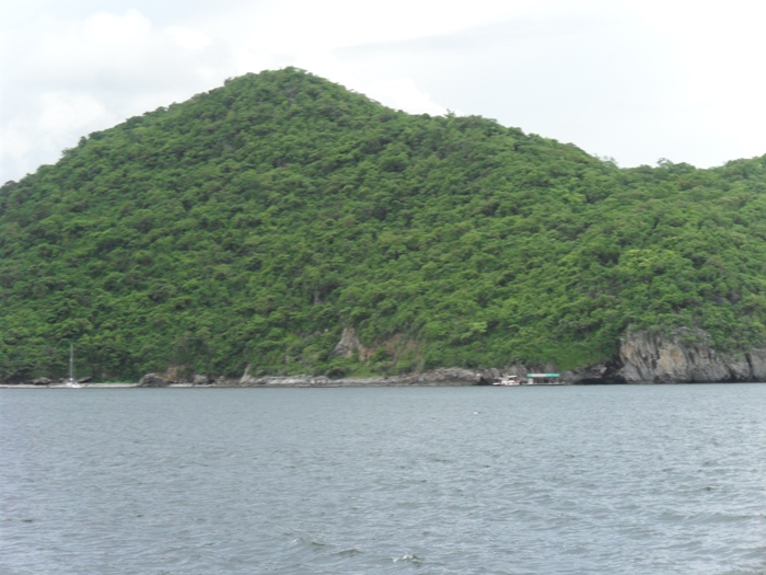       บรรยากาศหลังเกาะครับ