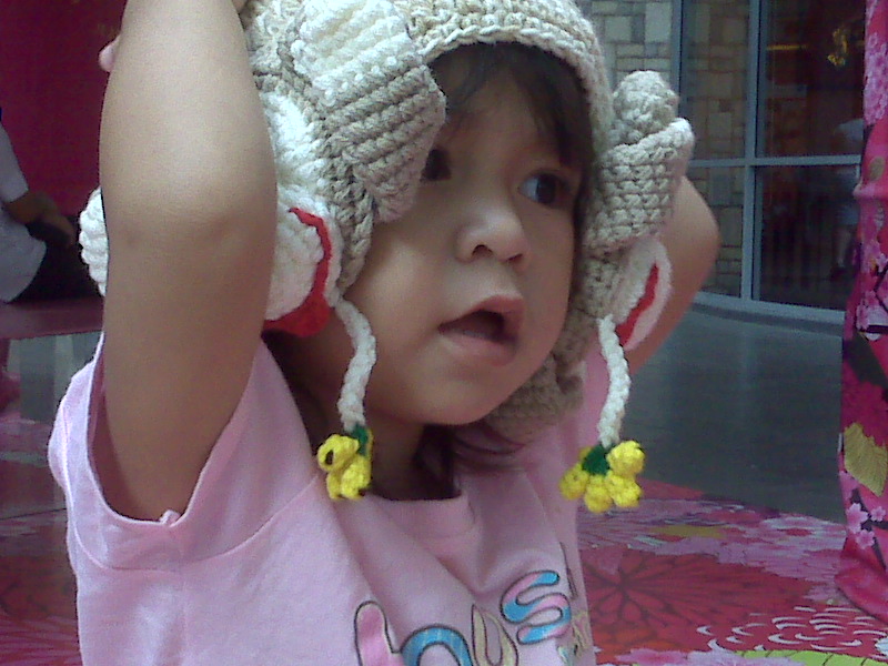 ลูกสาวผมครับ คนแรก น้องด้า ครับ 2 ขวบครึ่งแล้วครับ  :smile: