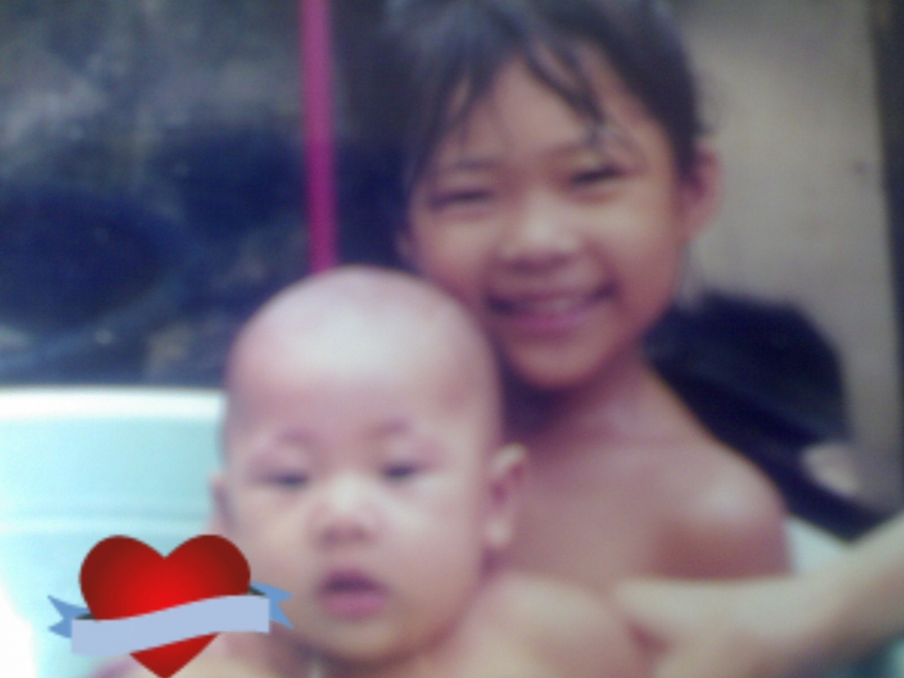   :heart: :heart: :heart: :heart: :heart:ดวงใจผมครับ :heart: :heart:  ตอนนี้โตแล้วครับ
คนโต ม.5 คนเ