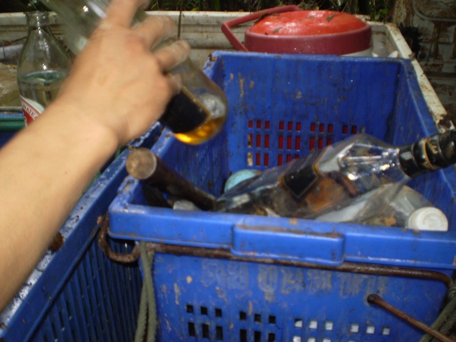 ลุยป่าไผ่เหนื่อย พักกินน้ำก่อน :laughing: :laughing: :laughing: