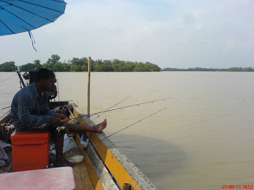 ไต๋เยี่ยม เรือลำใหญ่สุดที่ท่าสะอ้าน วันนี้มากับไต๋ 2 คน 