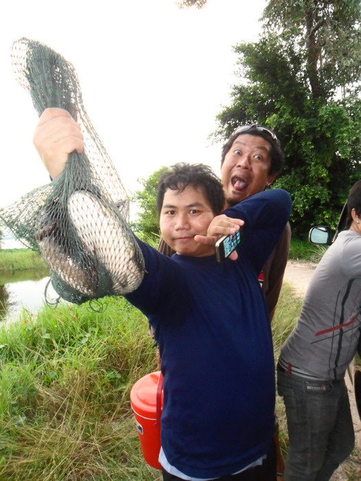 โดนหลอกครับ 555+++
 :laughing: :laughing: :laughing: