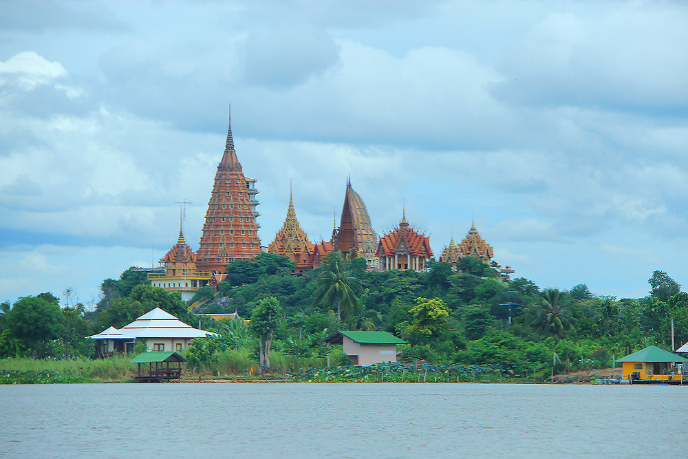 



 [b]วัดไรไม่รู้แกบอกมาแล้วแต่ลืมไปแล้ว..แต่สวยอะคนเมืองกาญบอกทีผมลืมอะนะ[/b]    :cheer:
