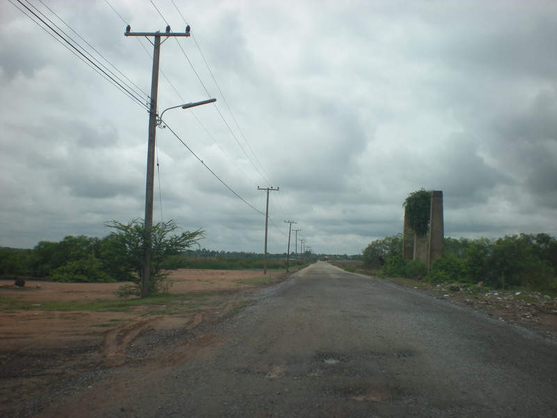 บรรยากาศทางเข้าหมายก็ยังเหมือนเดิม....เพียงแต่วันนี้มีเมฆมากและลอยต่ำกว่าเดิมนิดหน่อย :love: :love: