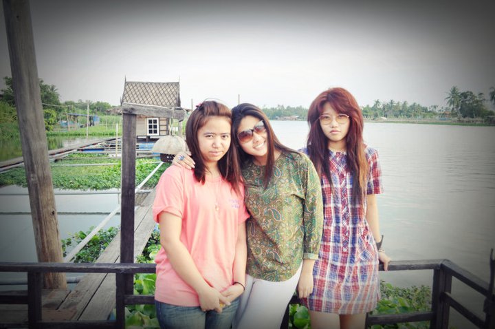 ถ่ายกันใหญ่ๆ  ถ่ายกันเข้าไป  ไม่เคยโทรชวนเค้าเลยนะ  เลิกคบแล้วววว  ฮ่าๆๆๆๆ  ^^


 :laughing: :lau