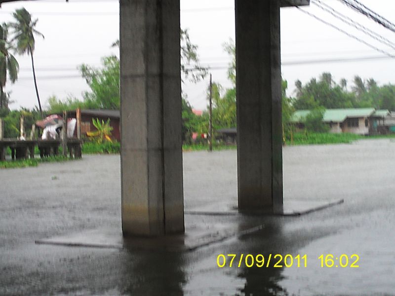  :cheer: :cheer: :cheer:ฝนตก..ฝั่งนู้น..็ยังหยัดยืน.ทรนง..เป็นคนหลังคันกันต่อไป..สู้..ๆ :cheer: :che