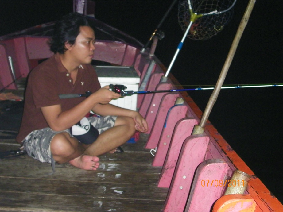 พี่ๆ ปลาใกล้เข้าแล้ว กุ้งดีดยังกะองค์ลง  :ohno: