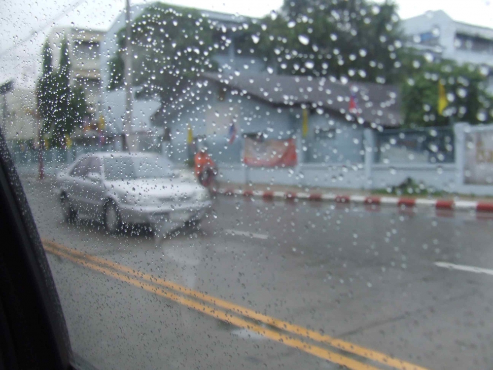 วันนี้ฝนตกลงมาตั้งแต่เช้า

แต่ก็ไม่ใช้อุปสรรคครับ :grin: