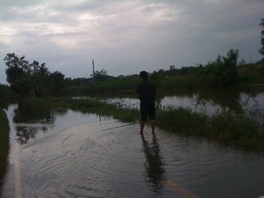 ตีกันบนถนน สุดยอด  :grin: