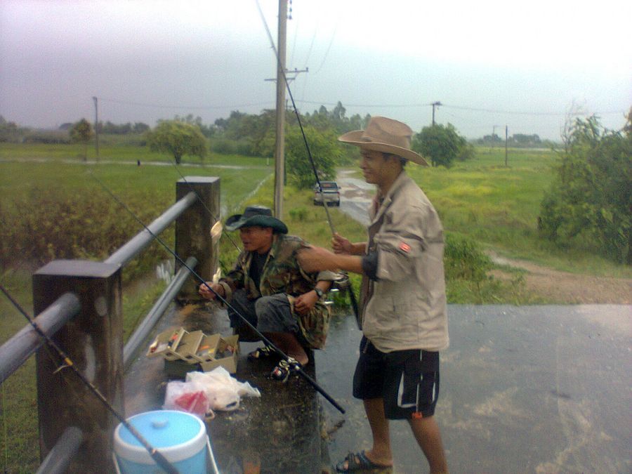 ไปแต่ ละ ที่ไม่ได้ พ้น สะพานเร้ยยย 5555
