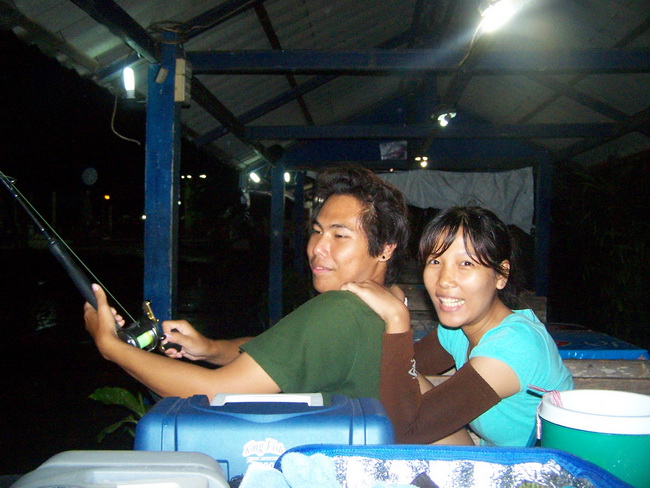ปลากินอีกละ...เอ๊า..ยกให้..แหมหวานซะ.. :laughing: :laughing: :laughing: