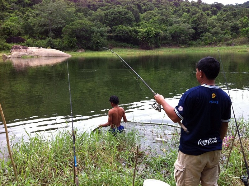 [q][i]อ้างถึง: svfishing posted: 12-09-2554, 15:32:37[/i]

 [q]ไปว่าตัวเองซะแก่ขนาดนั้นเลย[/q] 

