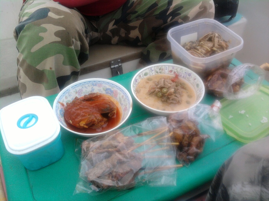 ดูดิ๊มื้อเที่ยงนี้มีไรอร่อยบ้าง 