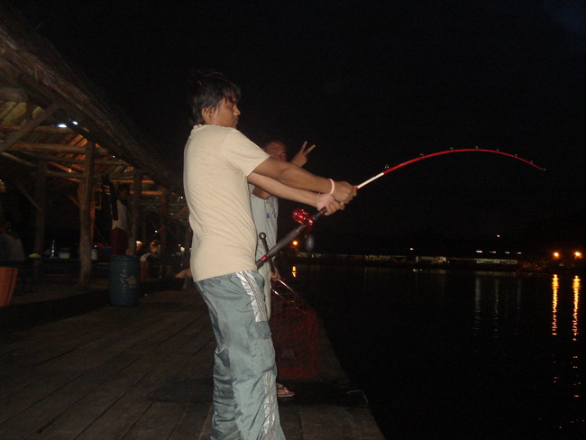 โดนมั้งแล้วเรา นั้งพักมานานแล้ว
 :cool: :cool: